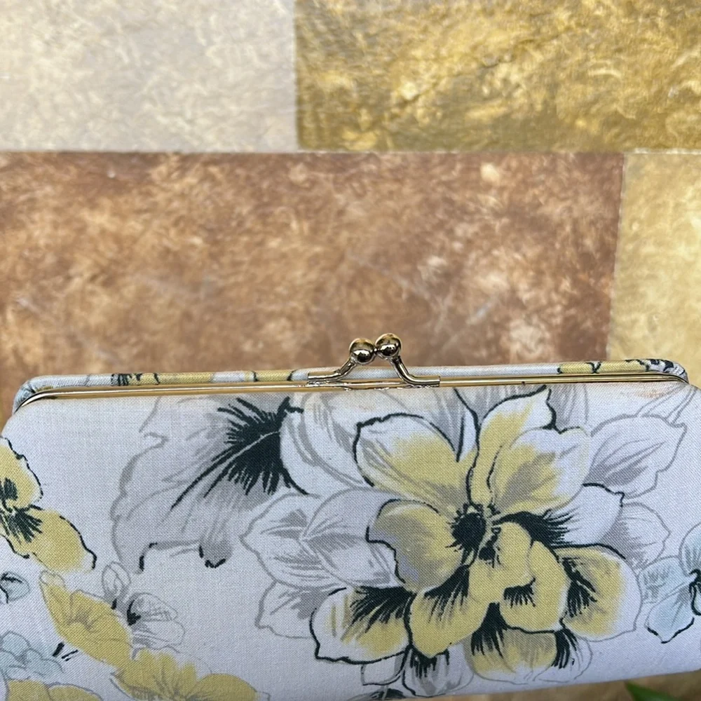 Floral Artistic Hard-Bodied Rectangular Women’s Kiss-Lock Daytime/Evening Clutch